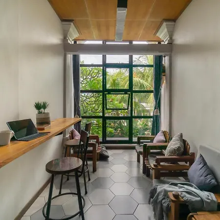 Interconnection Hostel Kuta Lombok Exterior foto