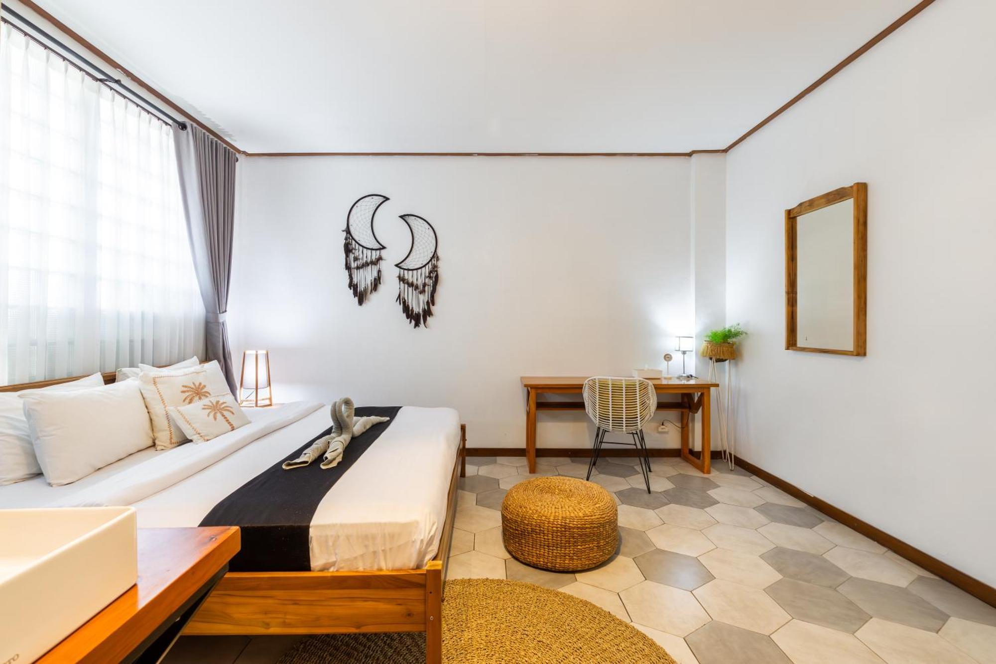 Interconnection Hostel Kuta Lombok