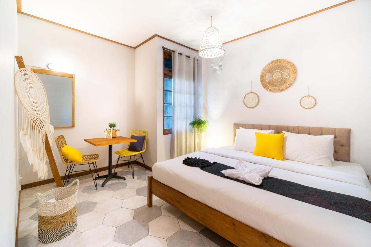 Interconnection Hostel *