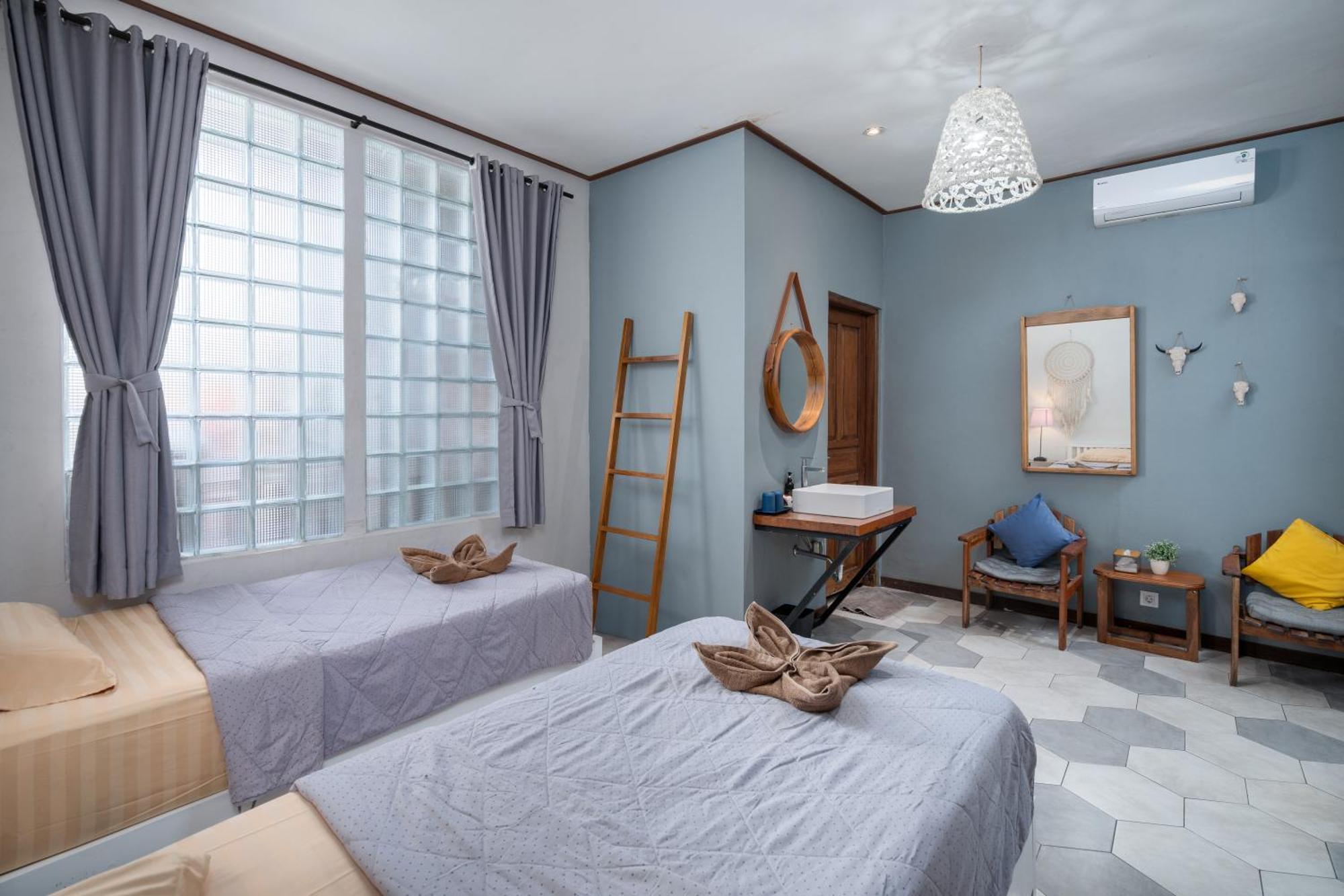 Interconnection Hostel