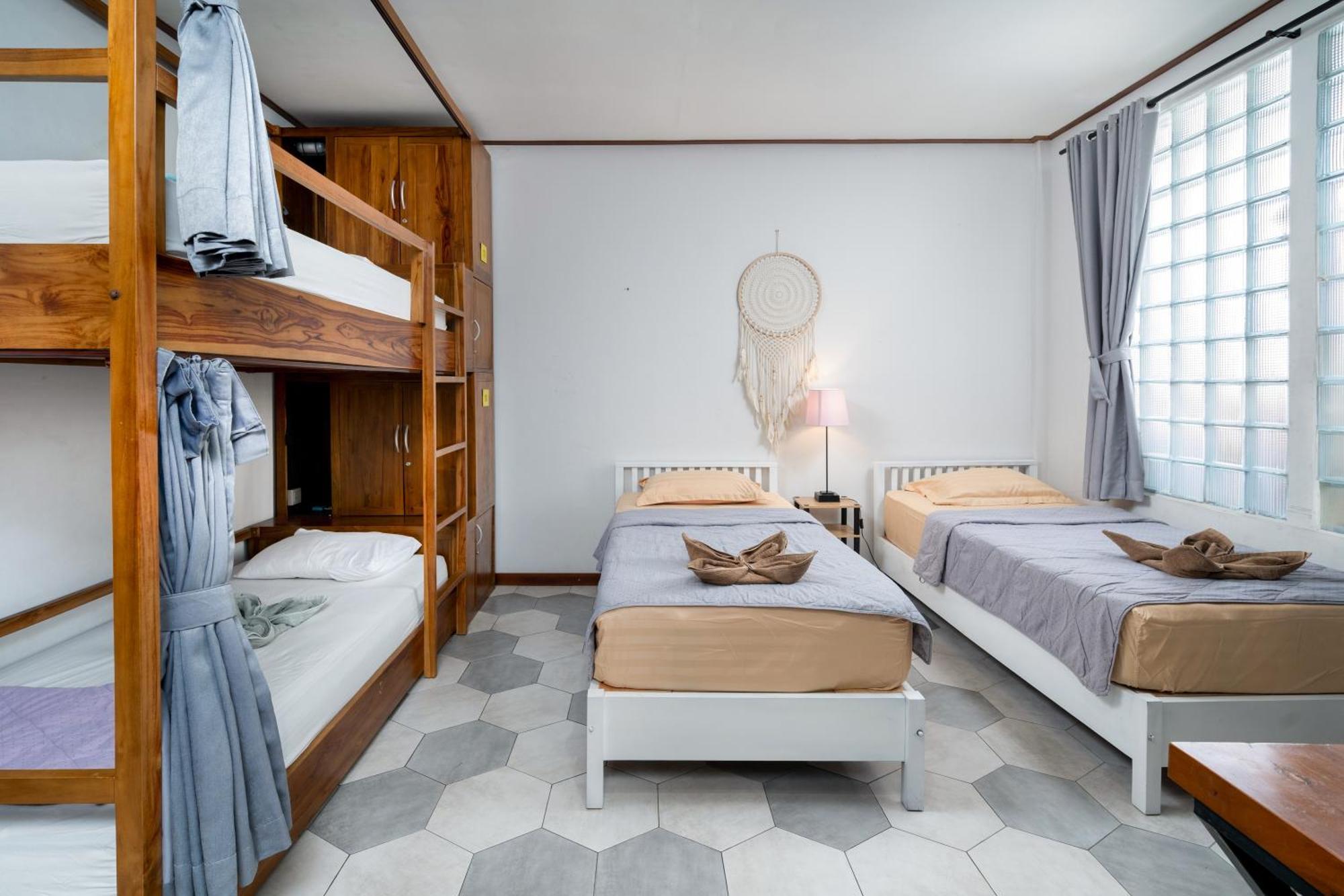 Interconnection Hostel *