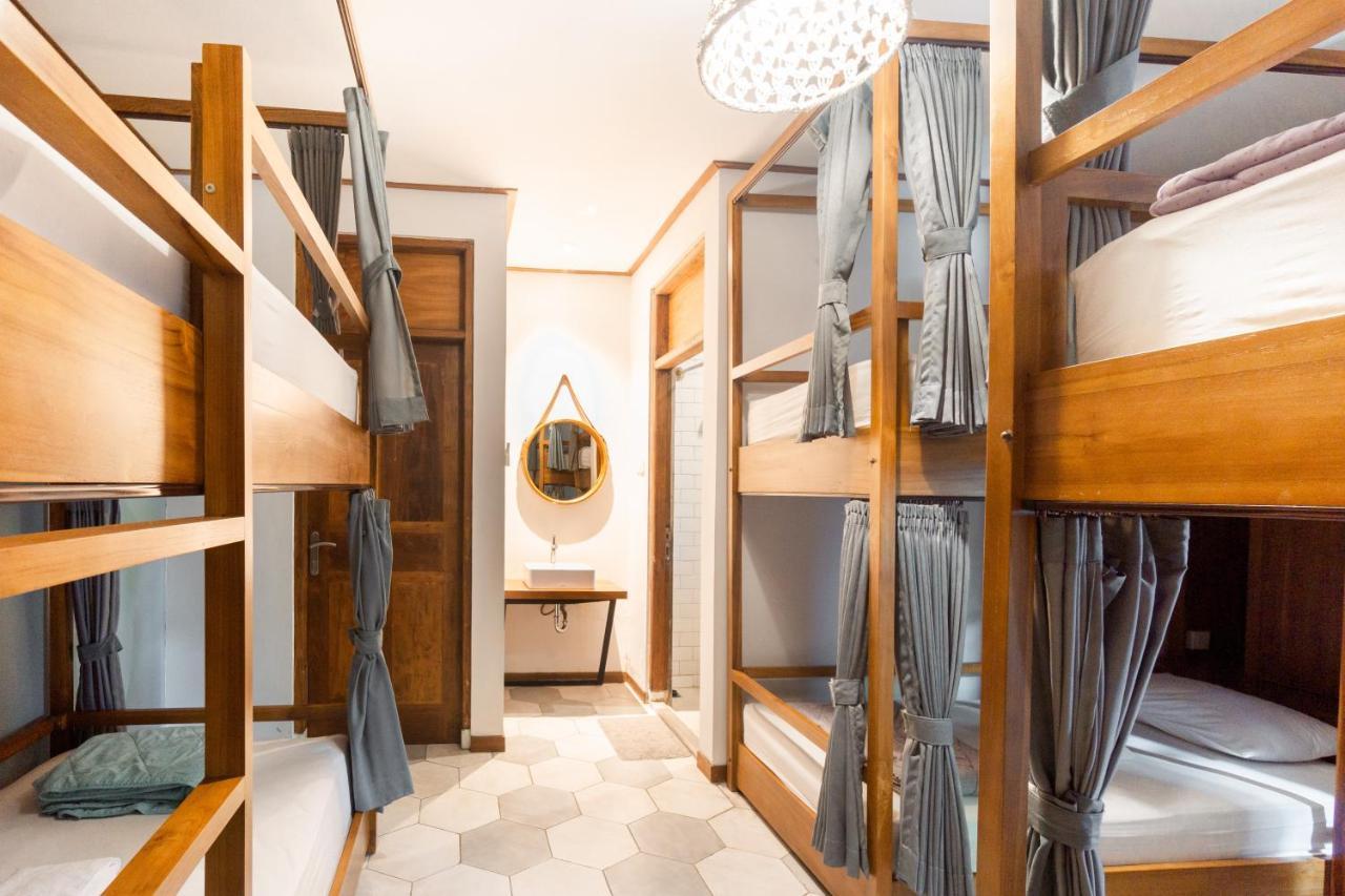 Interconnection Hostel